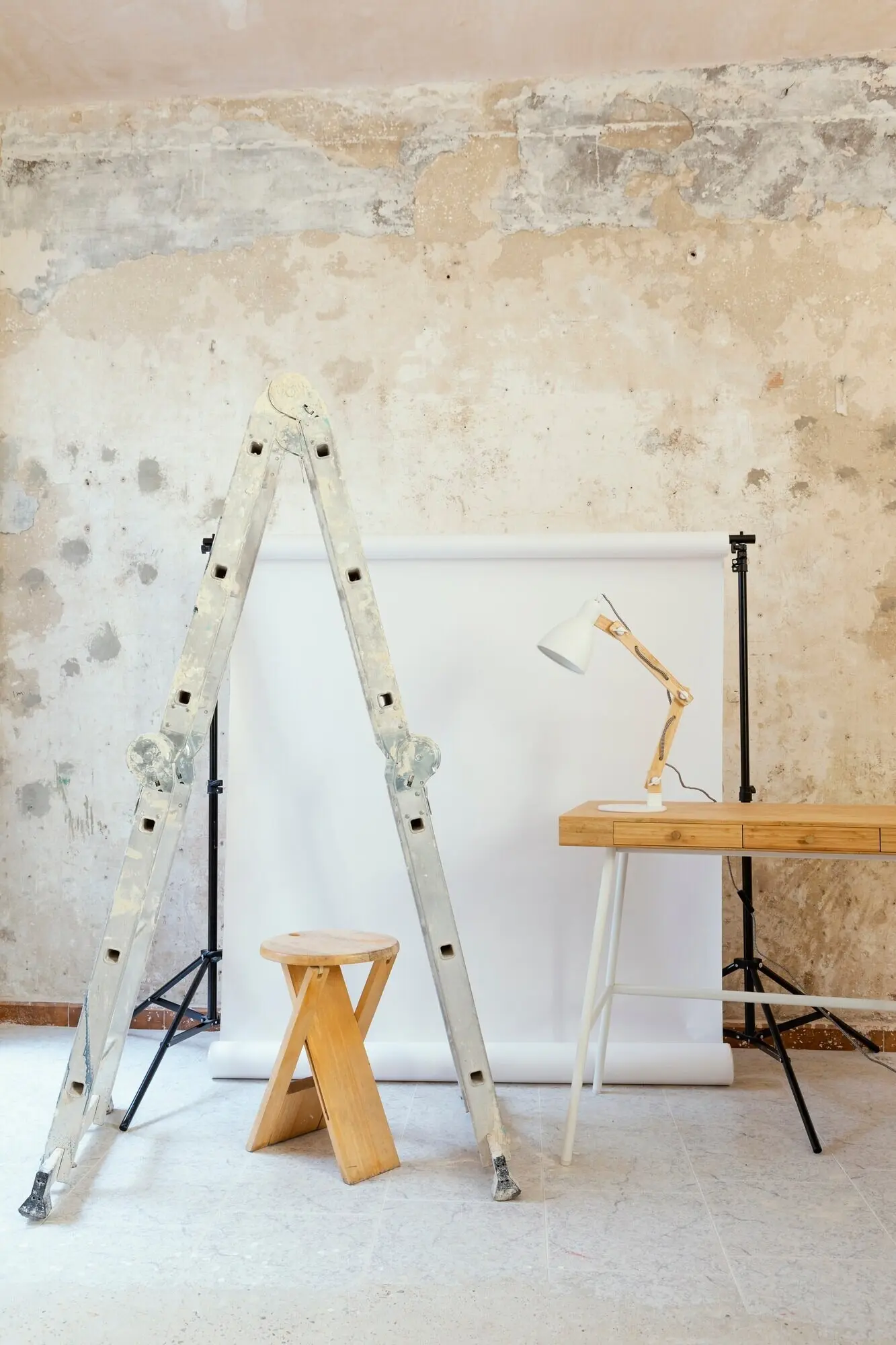 Requisiten eines Künstlers für die Fotografie im Studio